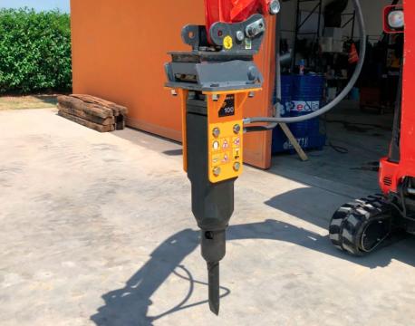 gidromolot-dlya-mini-ekskavatora